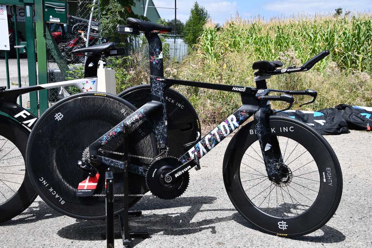 THOMPSON AIR STREAM　TTバイク THOMPSON トライアスロンバイク Thompsonが2019モデルのTT